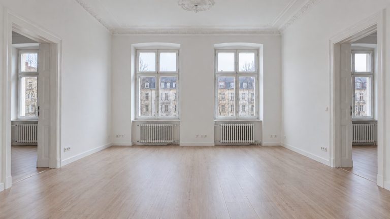 Sanierte Wohnung mit hellem Boden